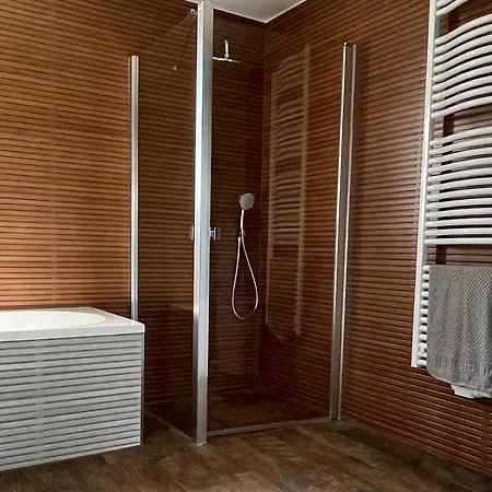 Holiday home In Linum Mit Garten, Terrasse Und Grill Fehrbellin