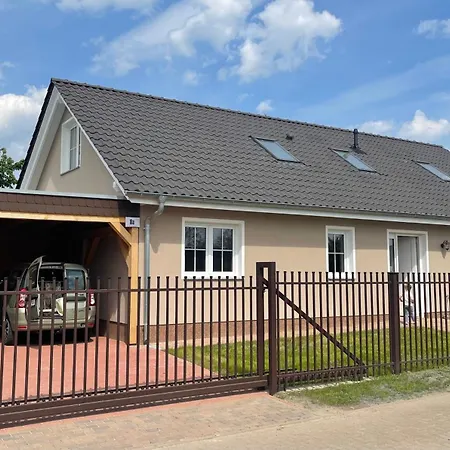 Holiday home In Linum Mit Garten, Terrasse Und Grill Fehrbellin